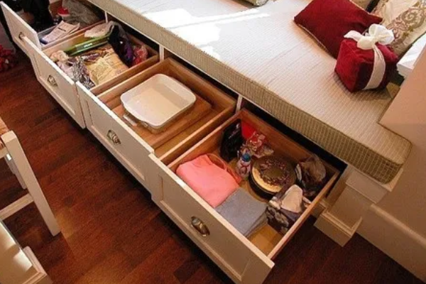 收納用品